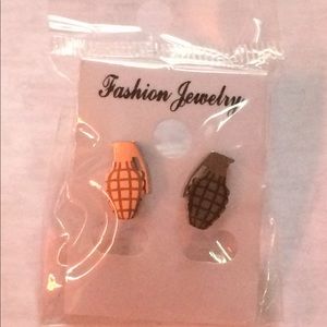BNIP Fashion Jewelry Set of Grenade Earring